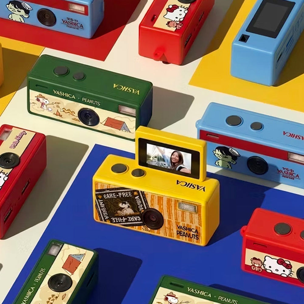 YASHICA Funtastic Keychain Camera (Yashica Boy)