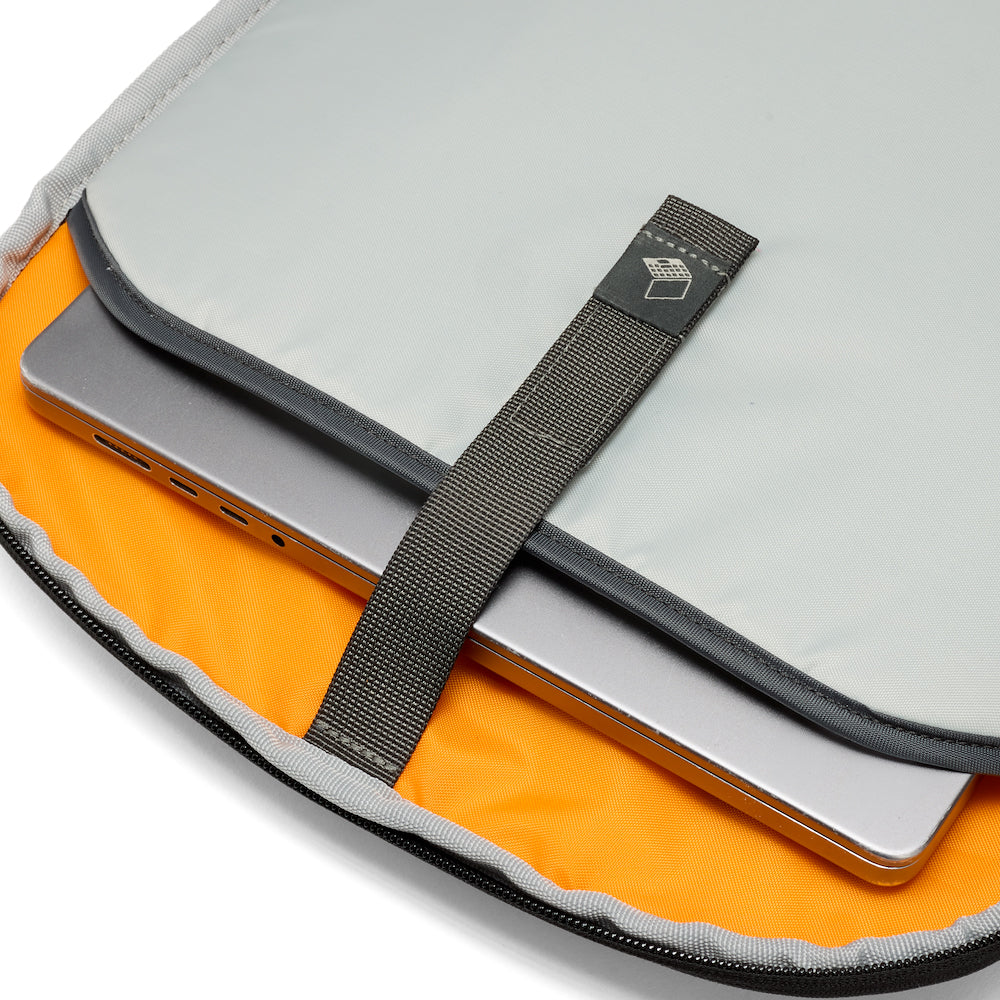 Fastpack BP 250 AW IV 22L (Black)