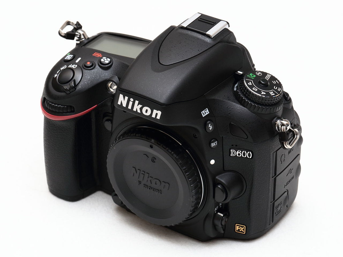 USED (8) - Nikon D600