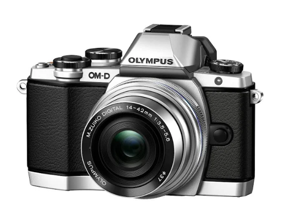 USED (8) - Olympus E-M10 II + 14-42mm f/3.5-5.6 II