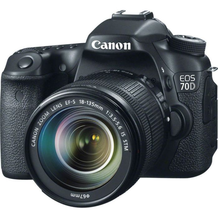 EOS 70D with EF-S 18-135mm IS STM Lens